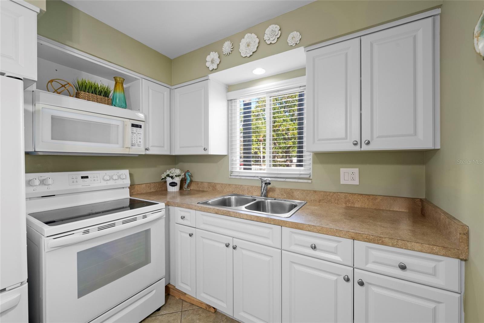 GARDEN APTS - Residential