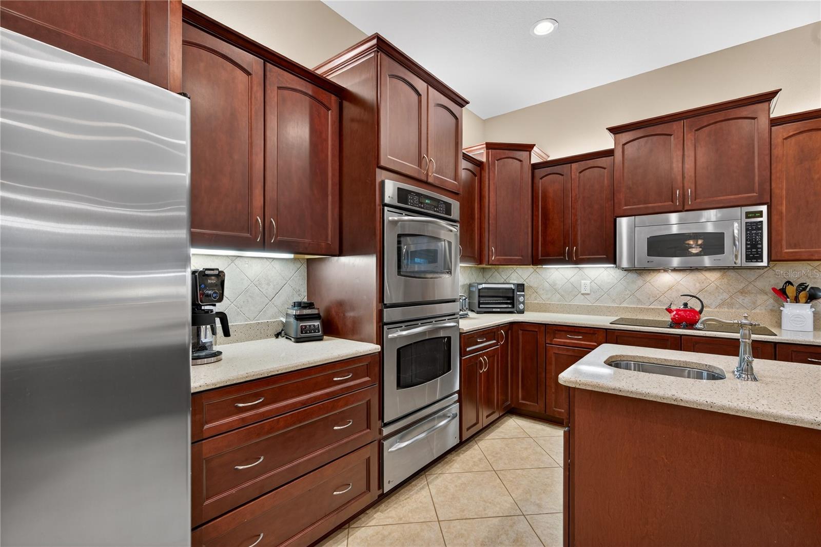 FAIRVIEW ESTATES - Residential