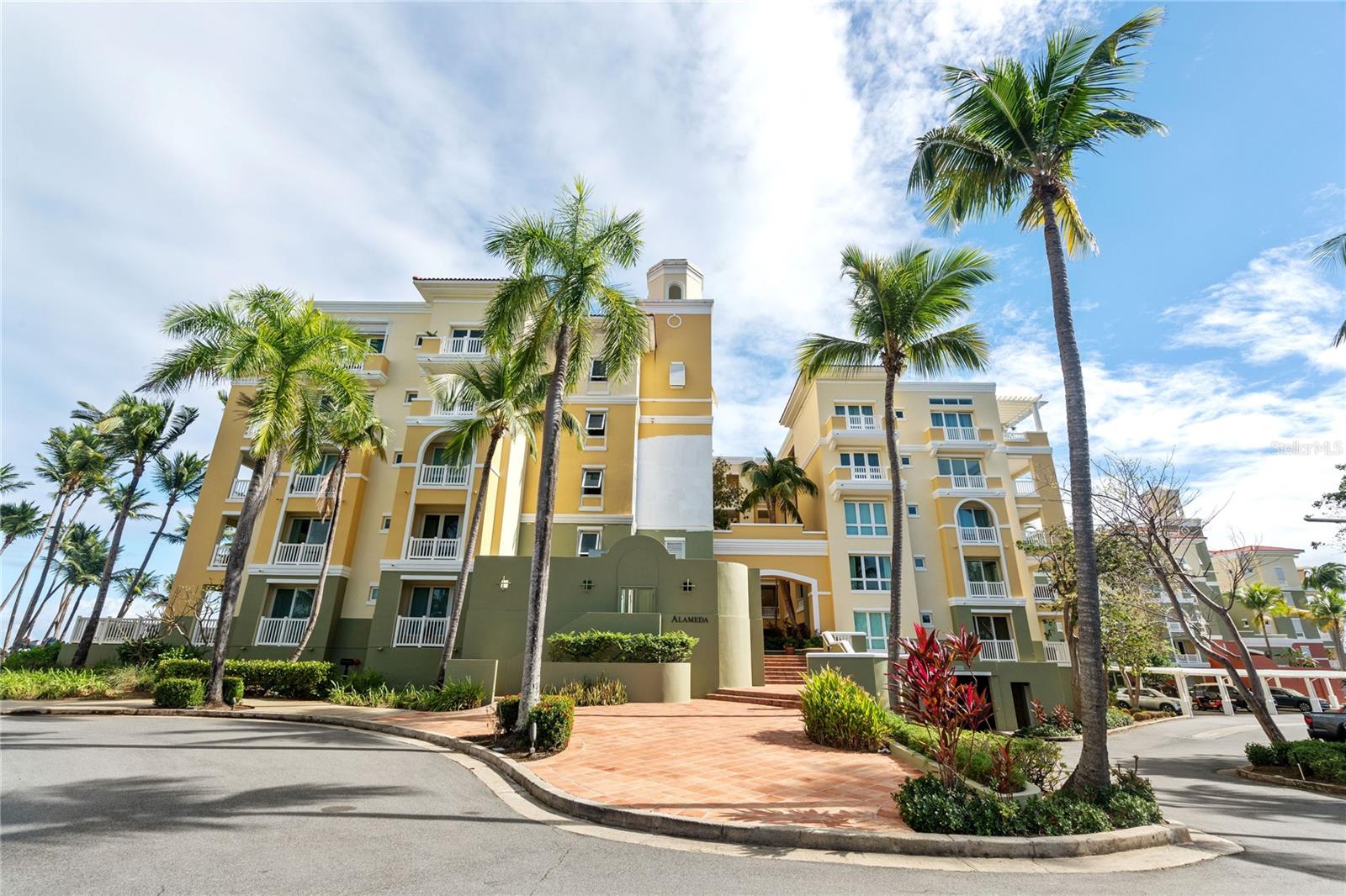 400 OCEAN DRIVE 453