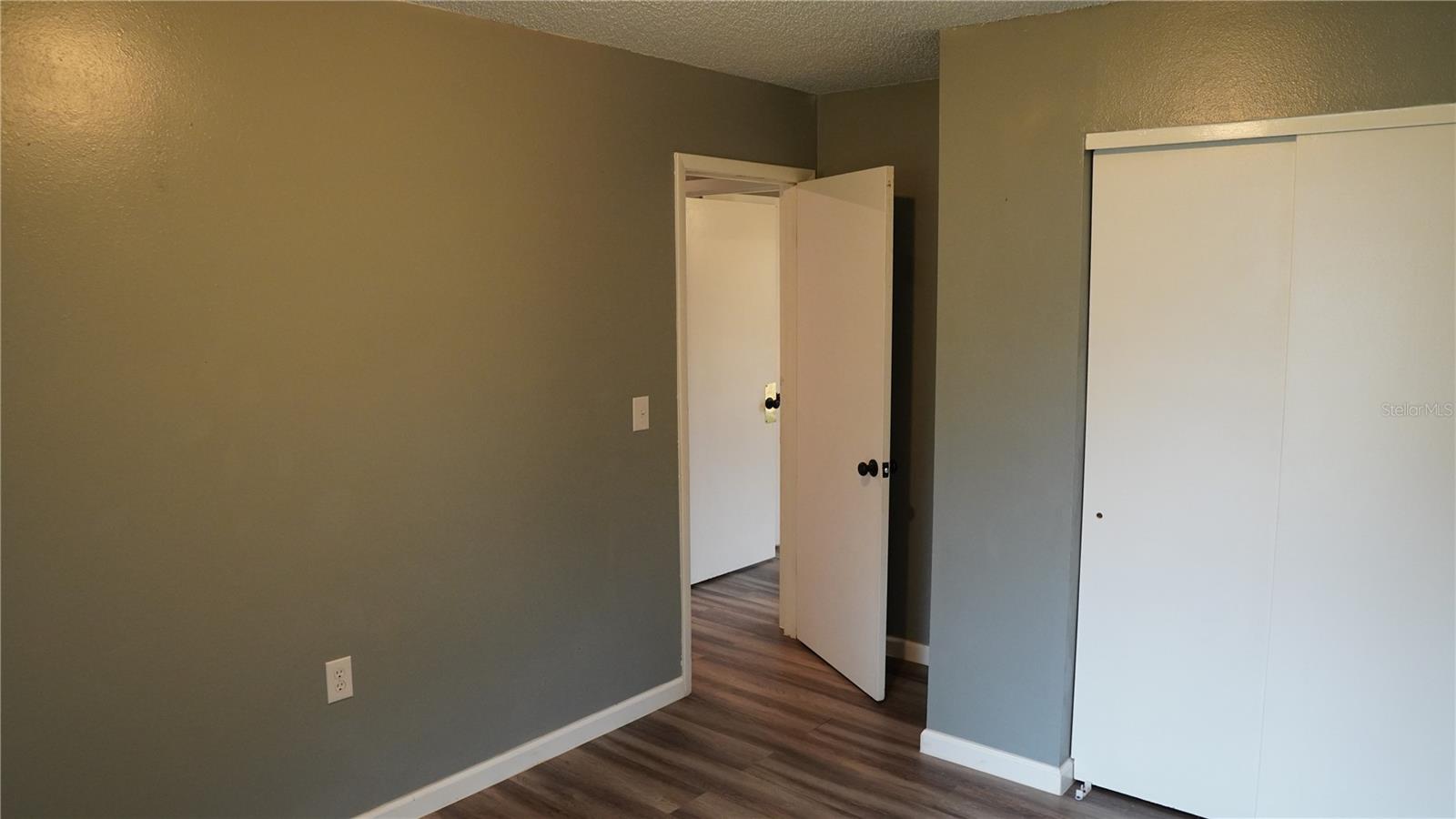 HILL N DALE - Residential