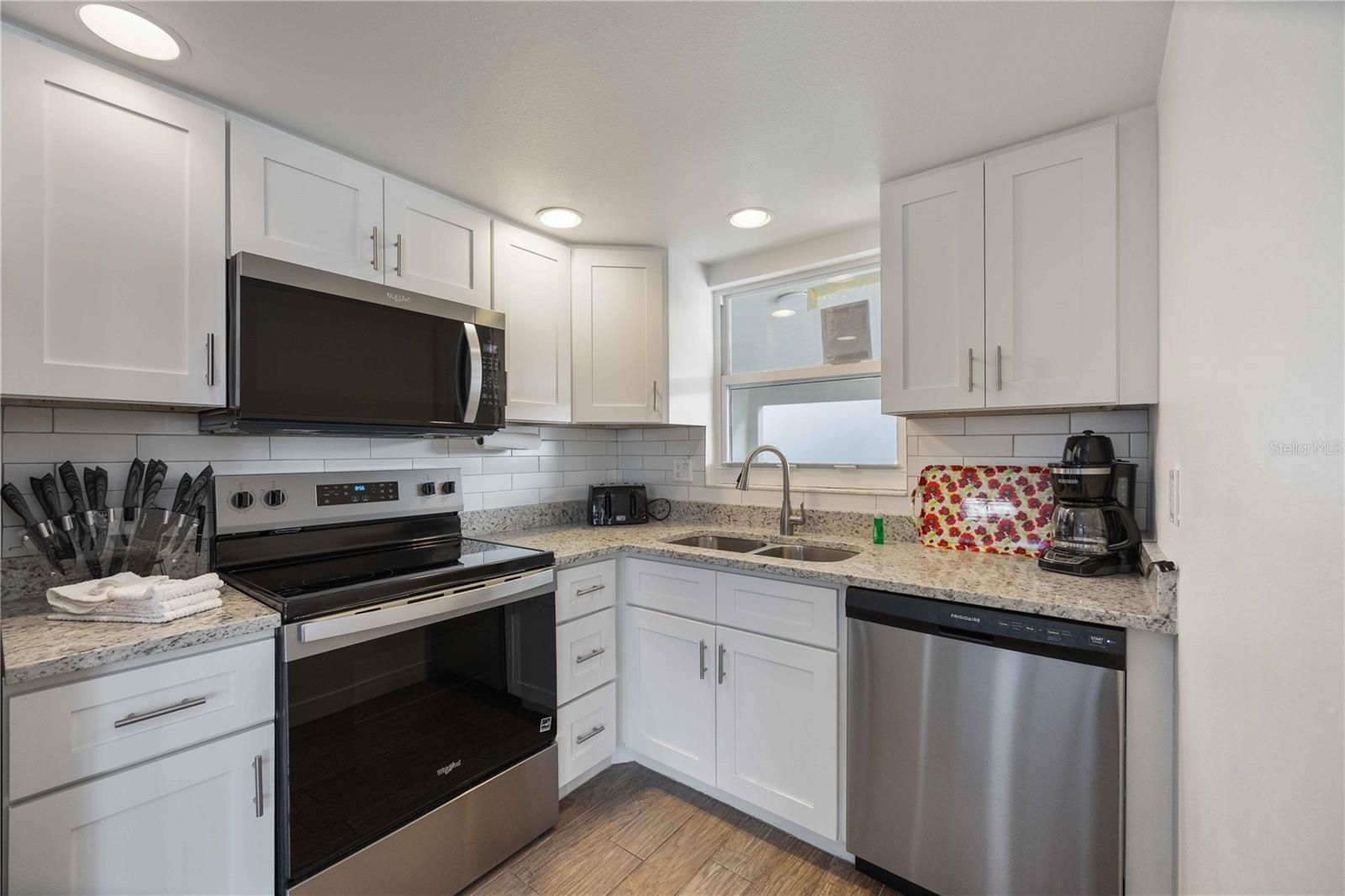 ISLAND HOUSE - Residential