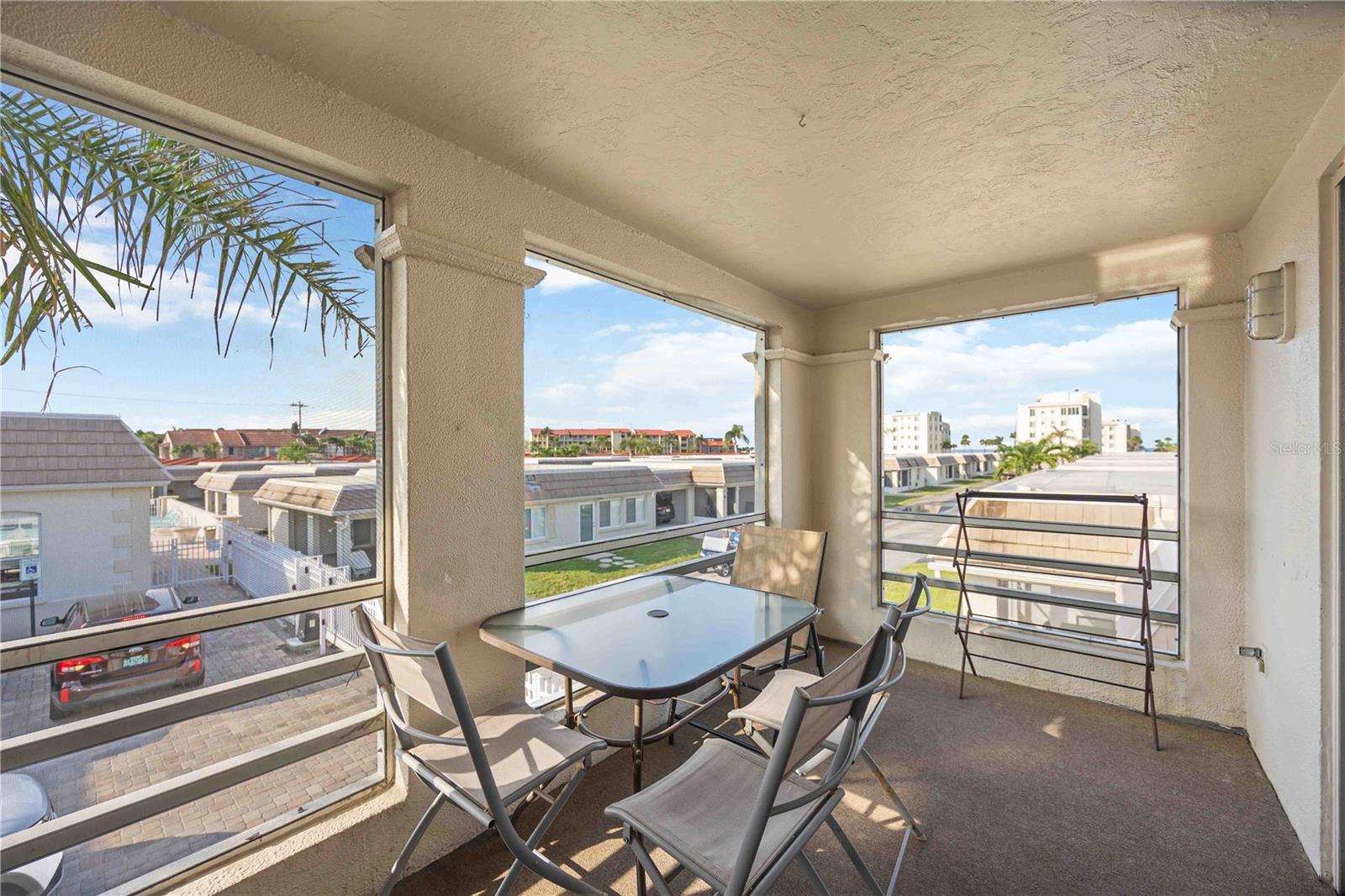 ISLAND HOUSE - Residential