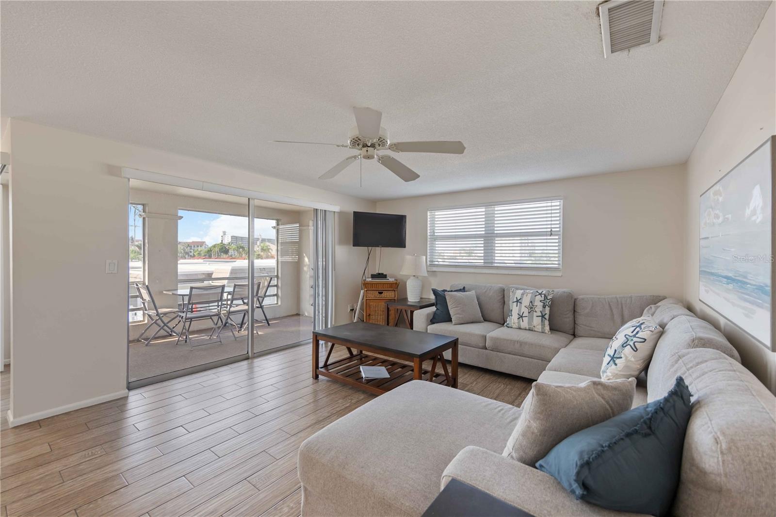 ISLAND HOUSE - Residential