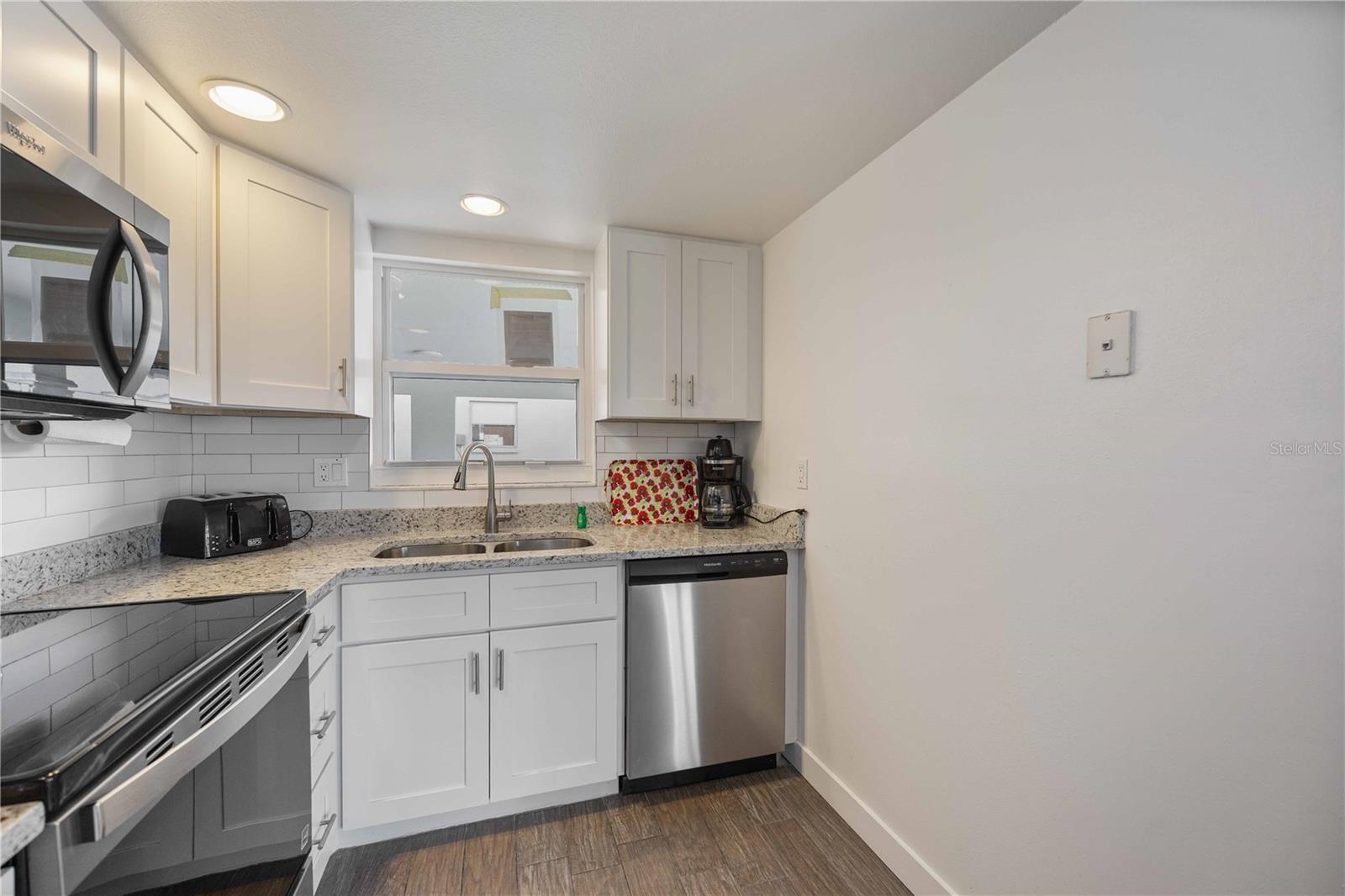 ISLAND HOUSE - Residential