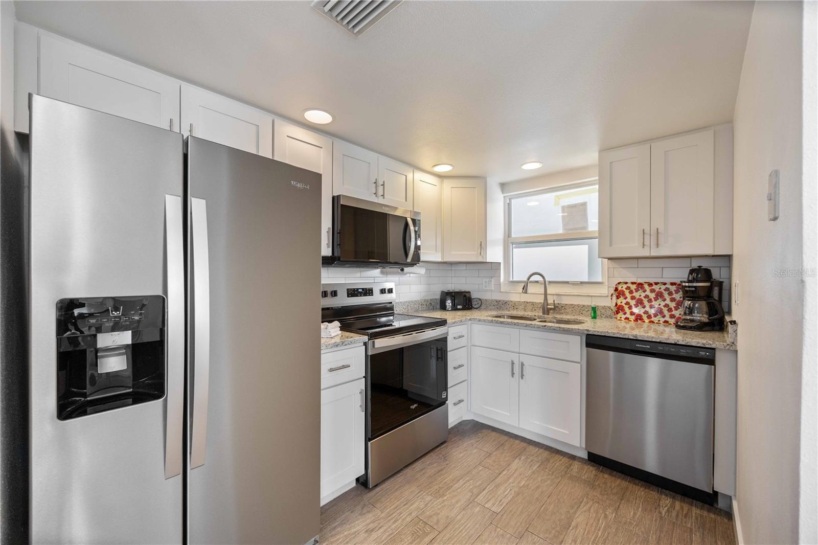 ISLAND HOUSE - Residential