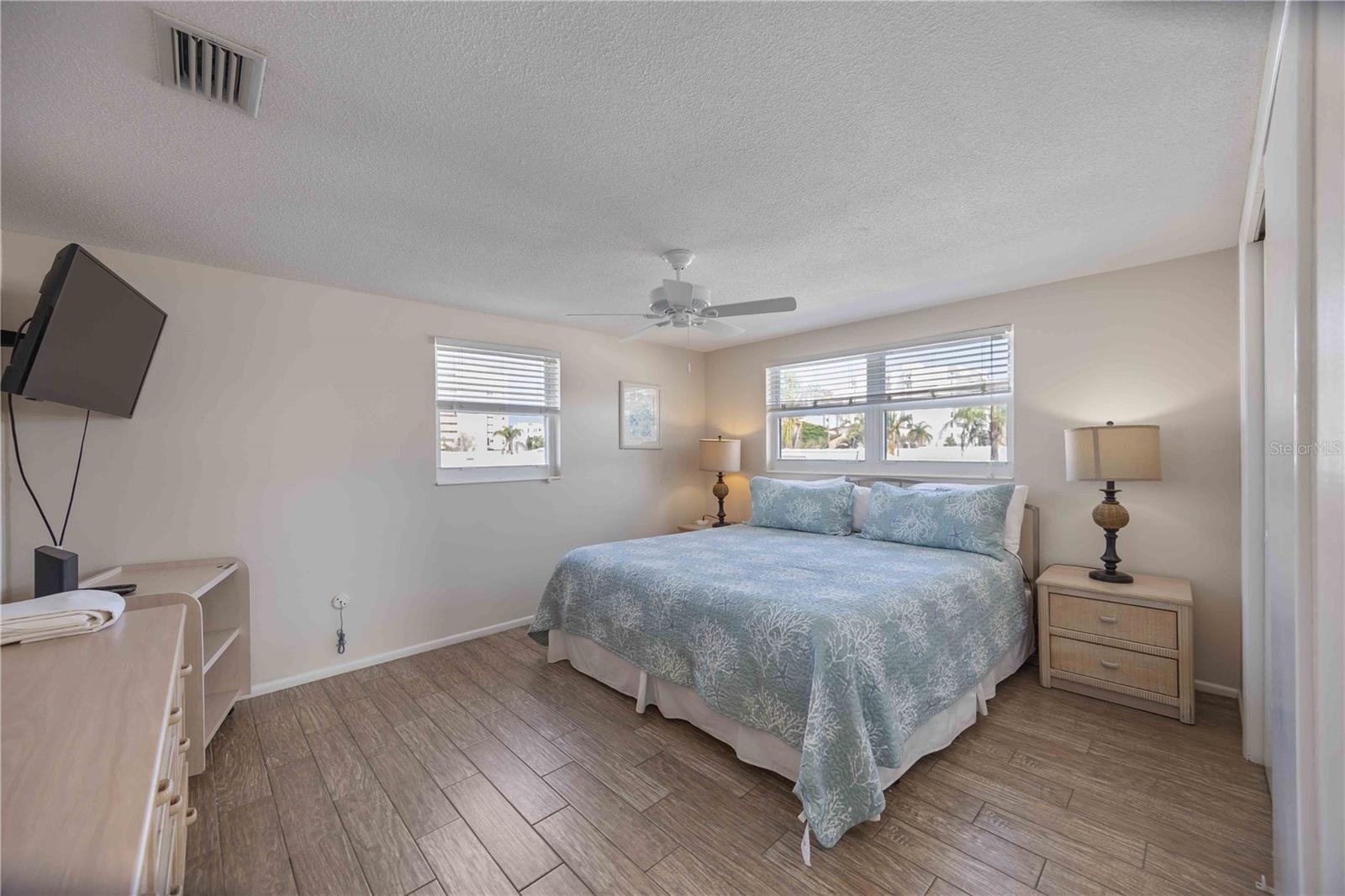 ISLAND HOUSE - Residential