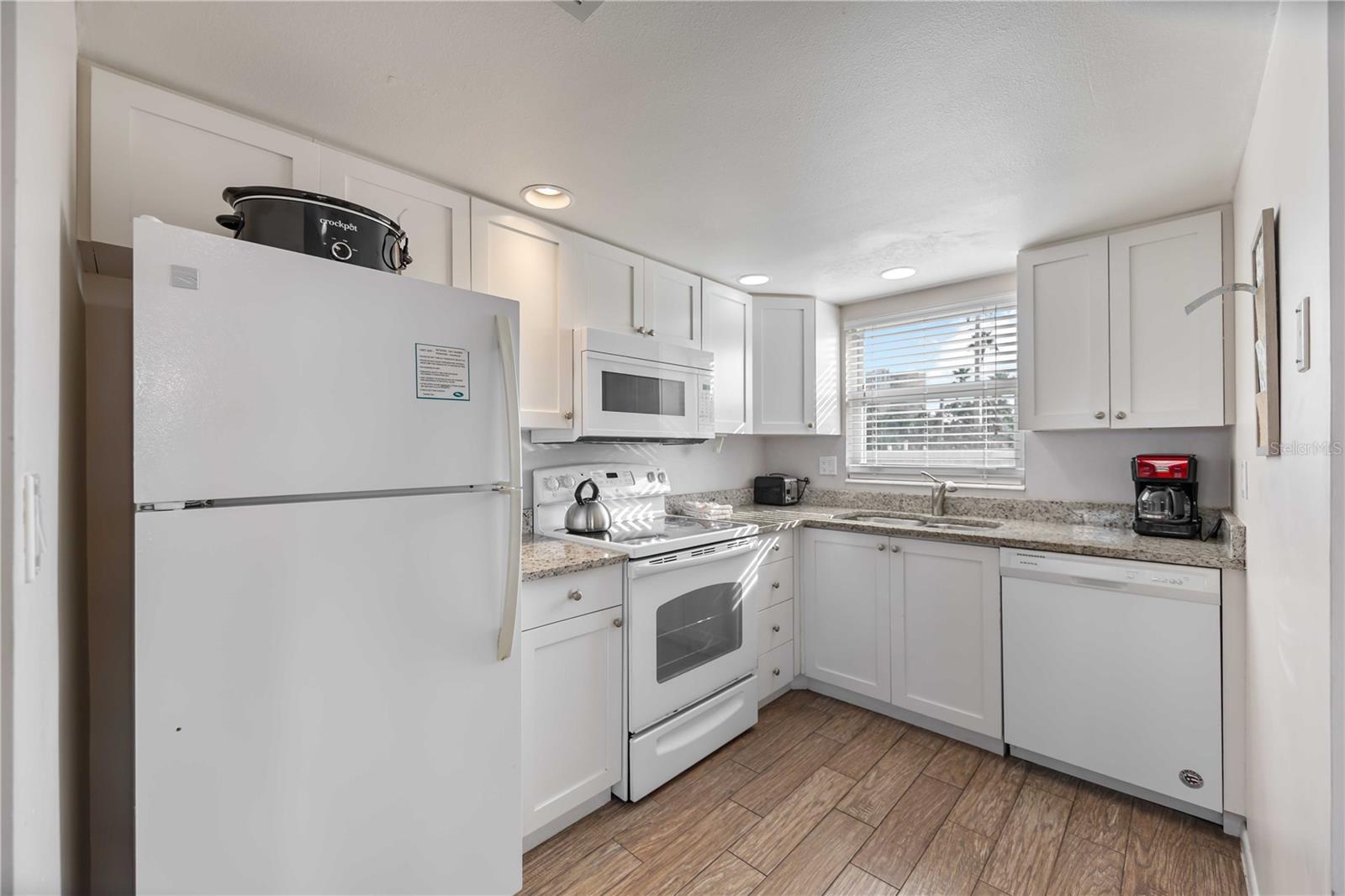 ISLAND HOUSE - Residential