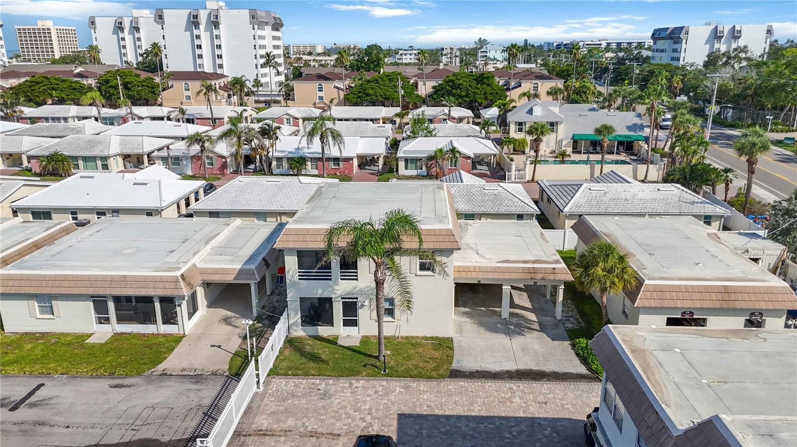 ISLAND HOUSE - Residential