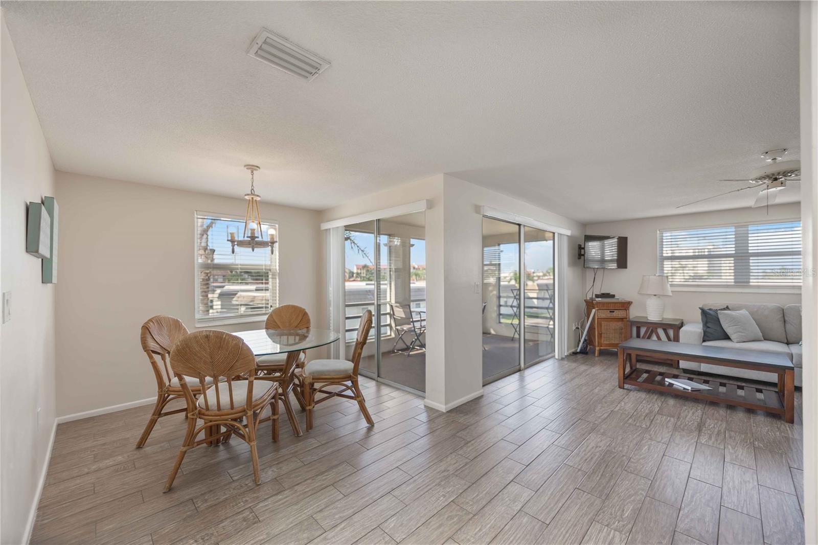 ISLAND HOUSE - Residential