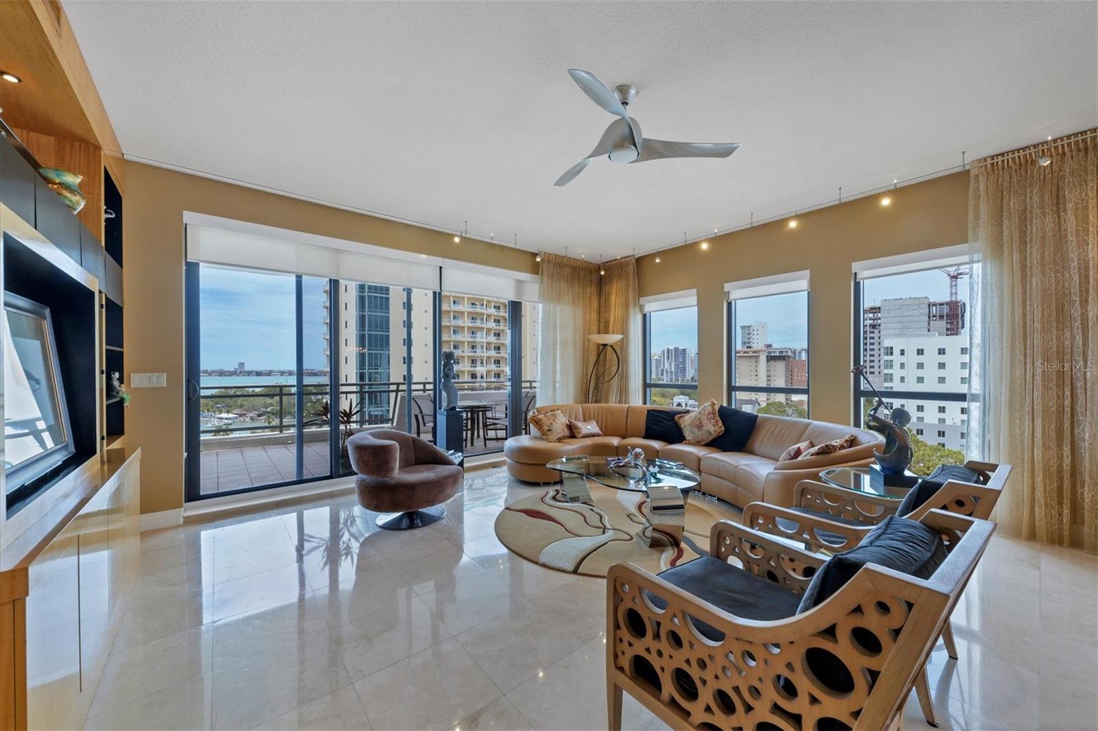 THE SAVOY ON PALM - Residential