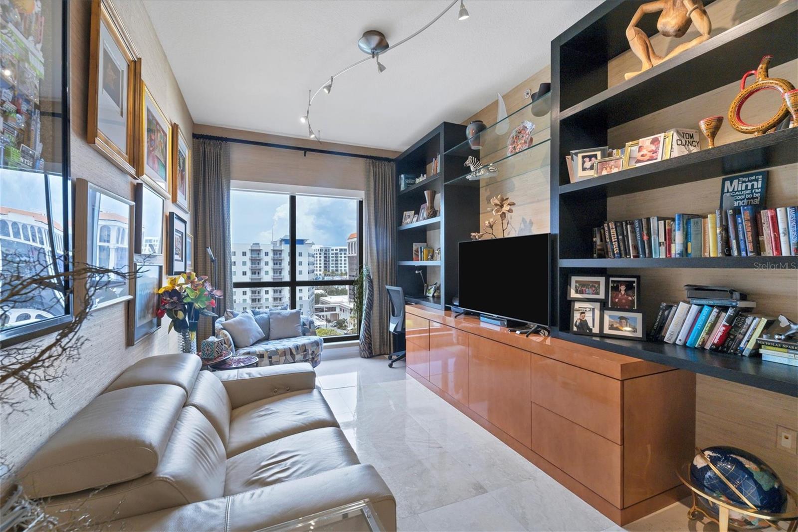 THE SAVOY ON PALM - Residential