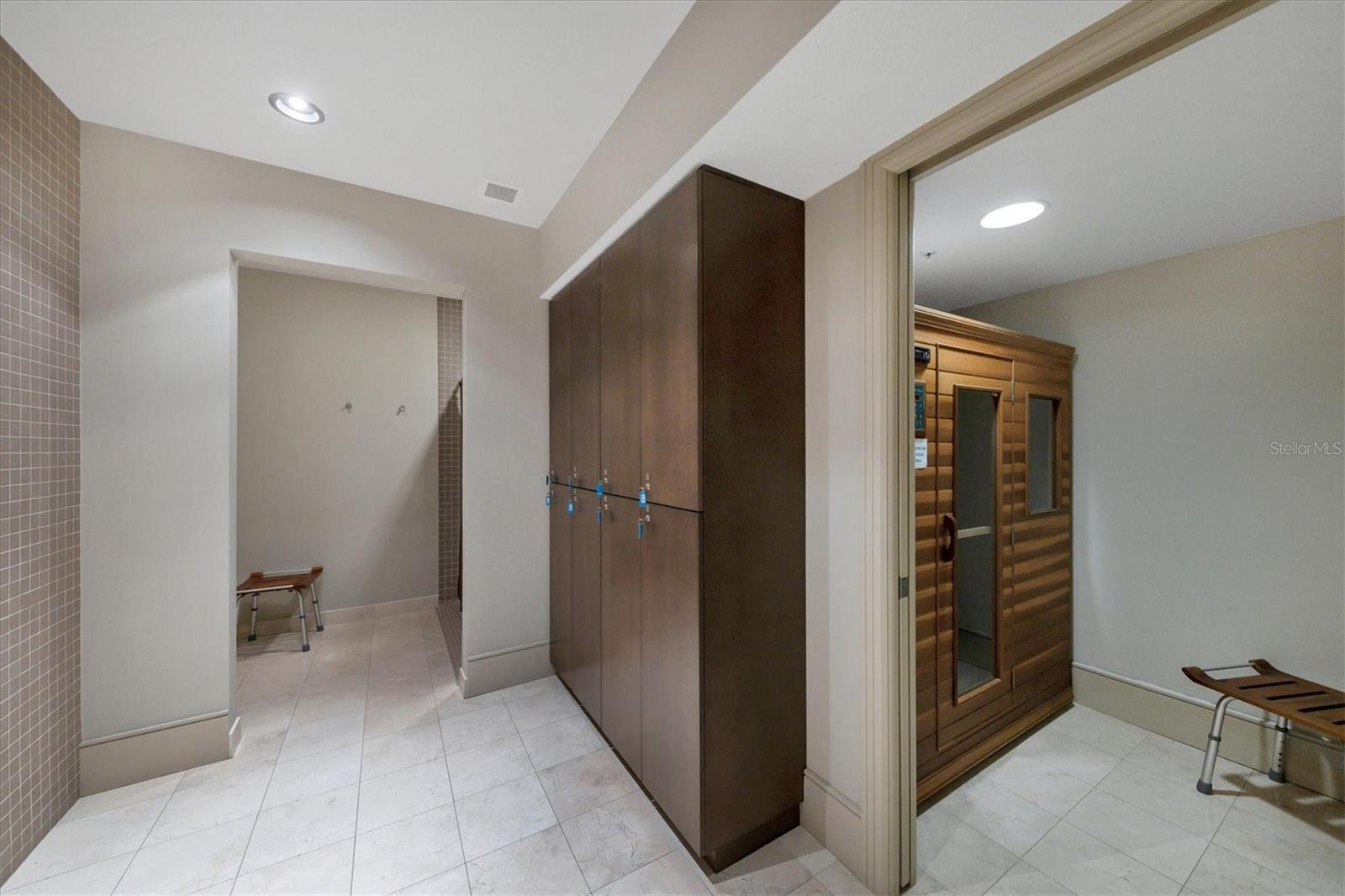 THE SAVOY ON PALM - Residential