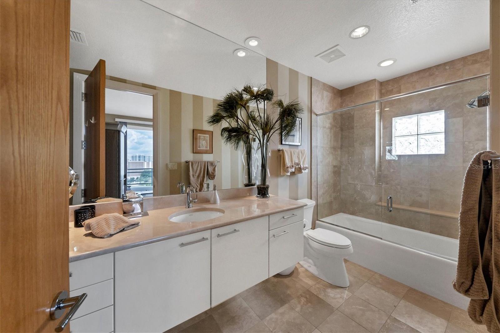 THE SAVOY ON PALM - Residential