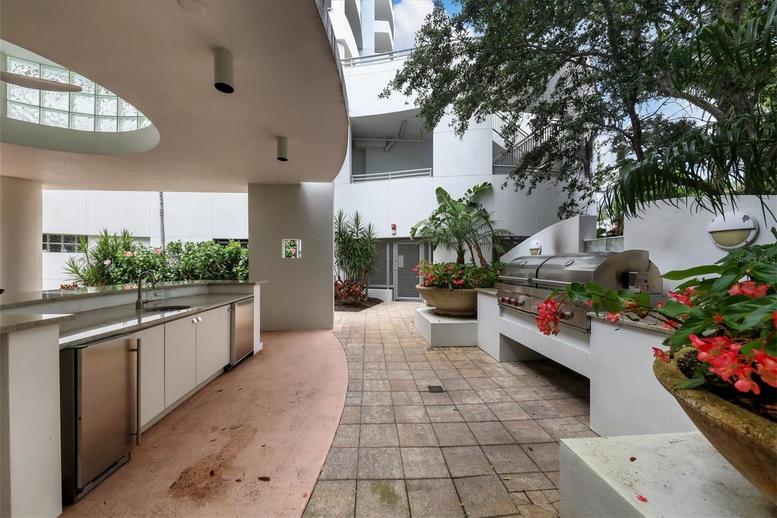 THE SAVOY ON PALM - Residential