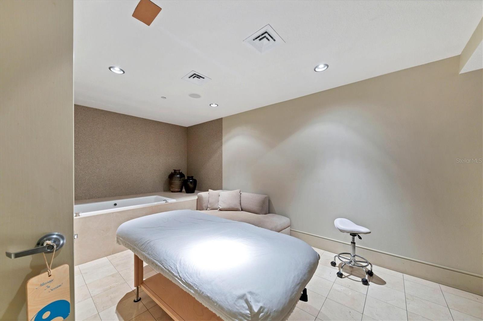 THE SAVOY ON PALM - Residential