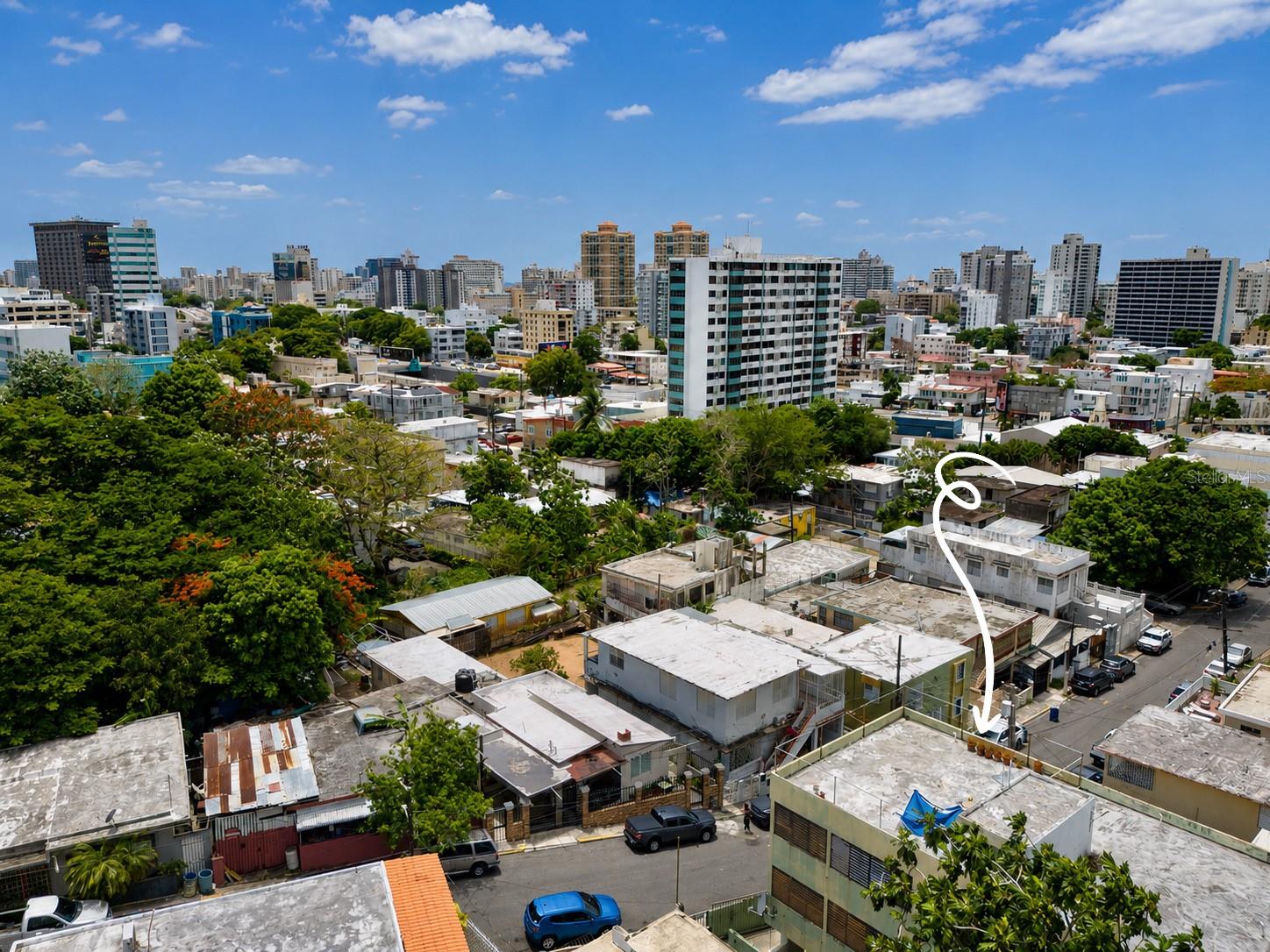 235 CALLE JULIAN PESANTE 204