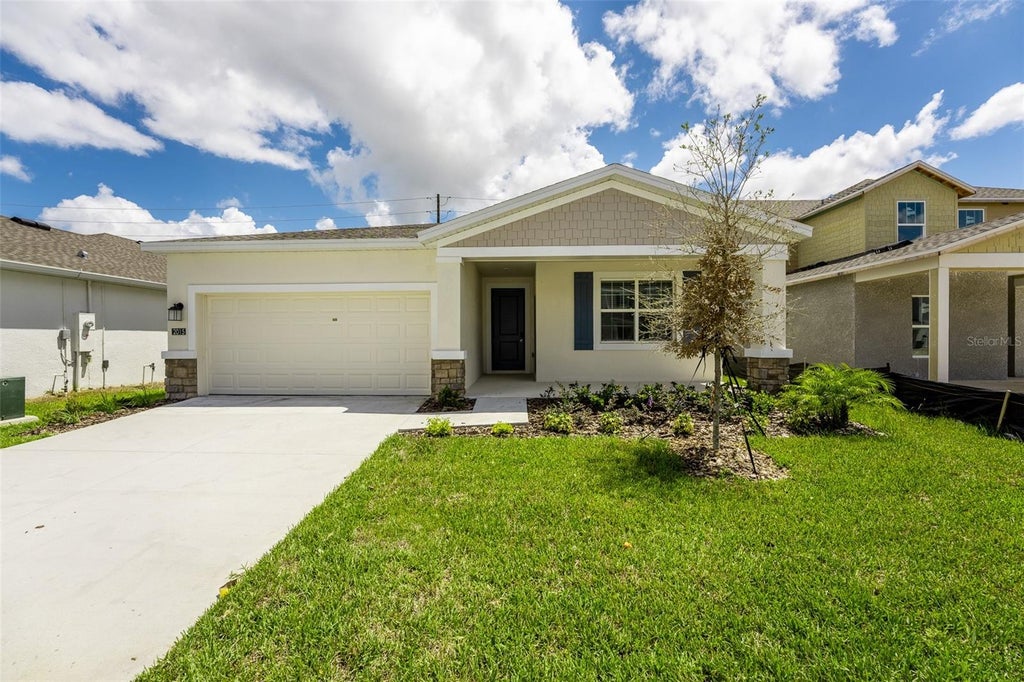 Photo of 2015 Punch Bowl Avenue, Davenport, FL 33837 (MLS # O6450007)