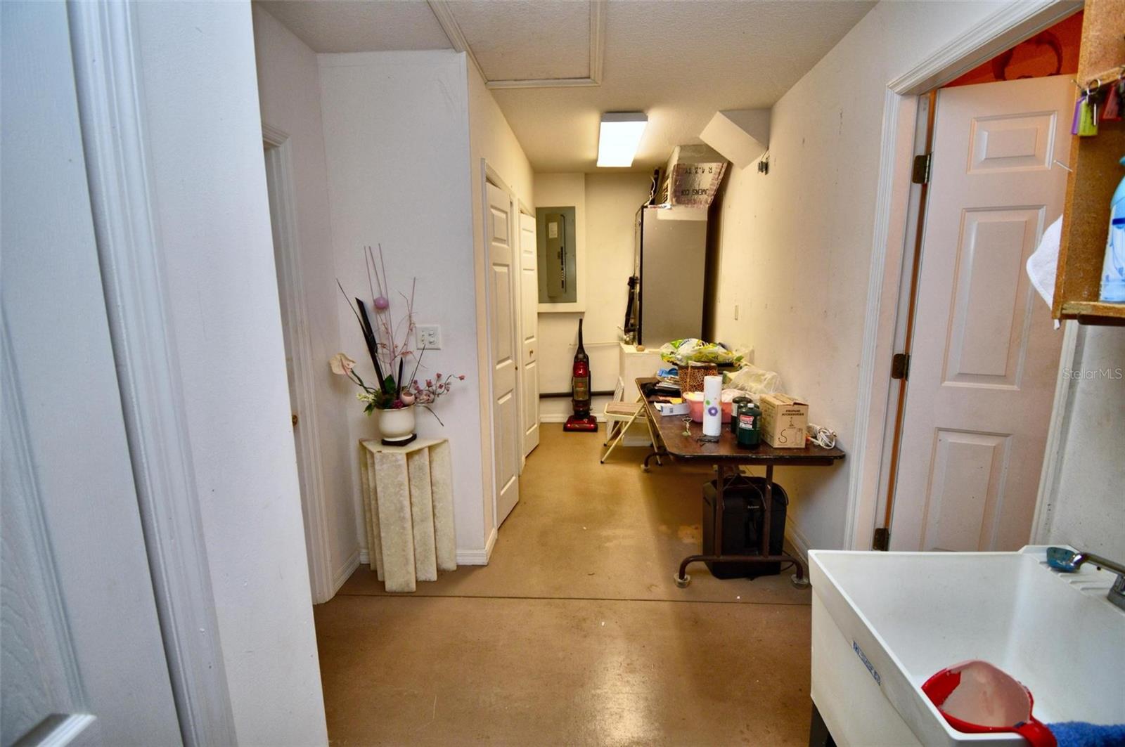 WATERS EDGE PH 08 - Residential