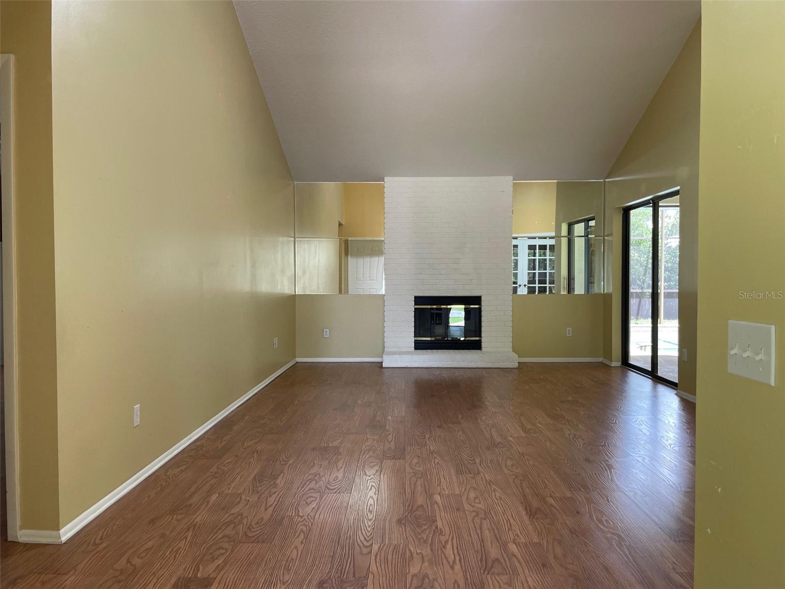7200 GREEN PINE COURT