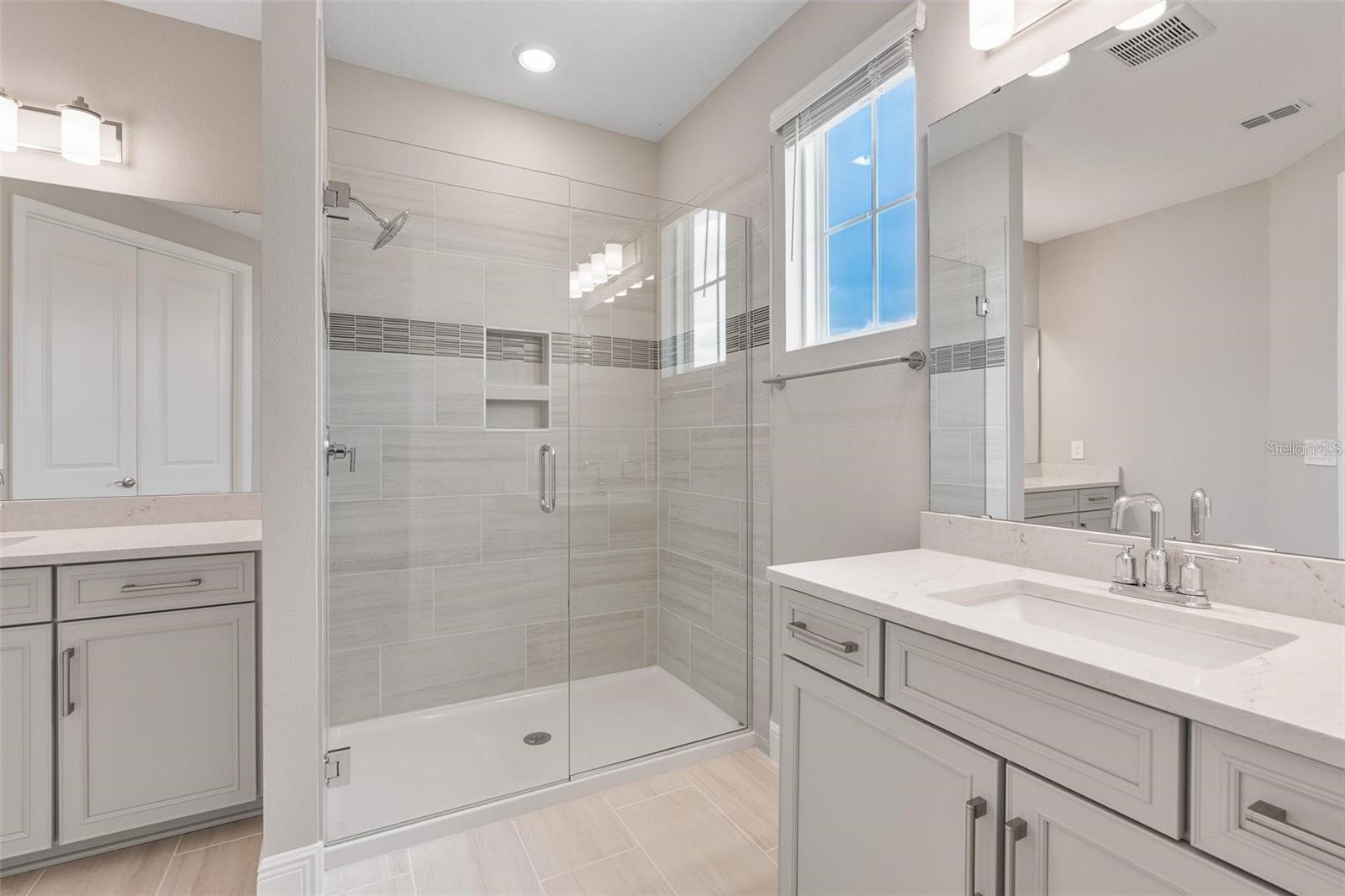 SILVERLEAF RESERVE/HAMLIN PH 2 - Residential Lease