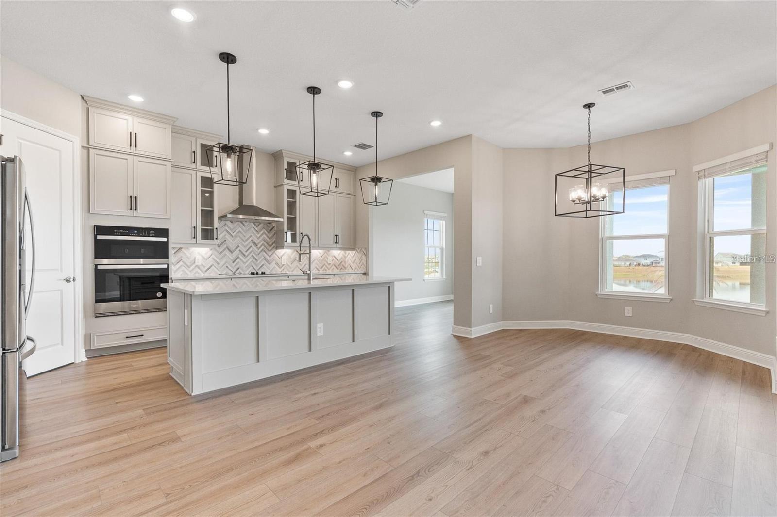 SILVERLEAF RESERVE/HAMLIN PH 2 - Residential Lease