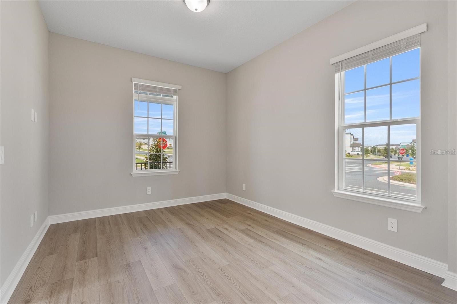 SILVERLEAF RESERVE/HAMLIN PH 2 - Residential Lease