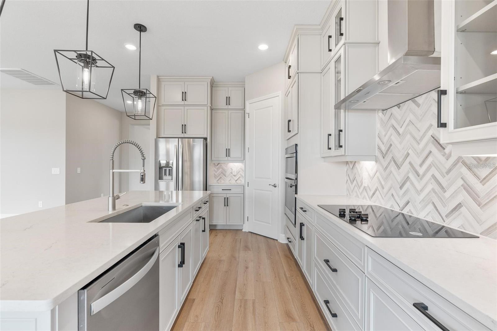 SILVERLEAF RESERVE/HAMLIN PH 2 - Residential Lease