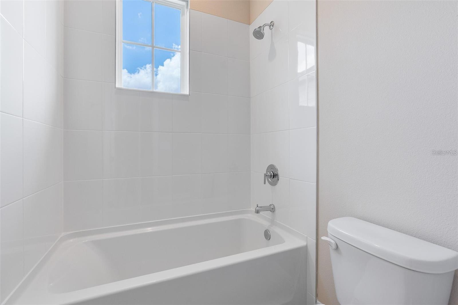 SILVERLEAF RESERVE/HAMLIN PH 2 - Residential Lease