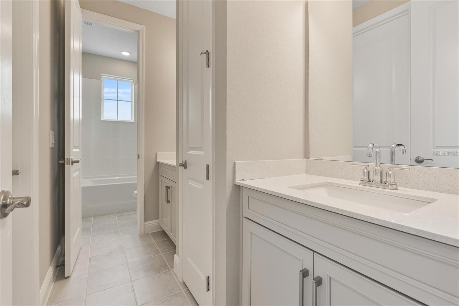 SILVERLEAF RESERVE/HAMLIN PH 2 - Residential Lease