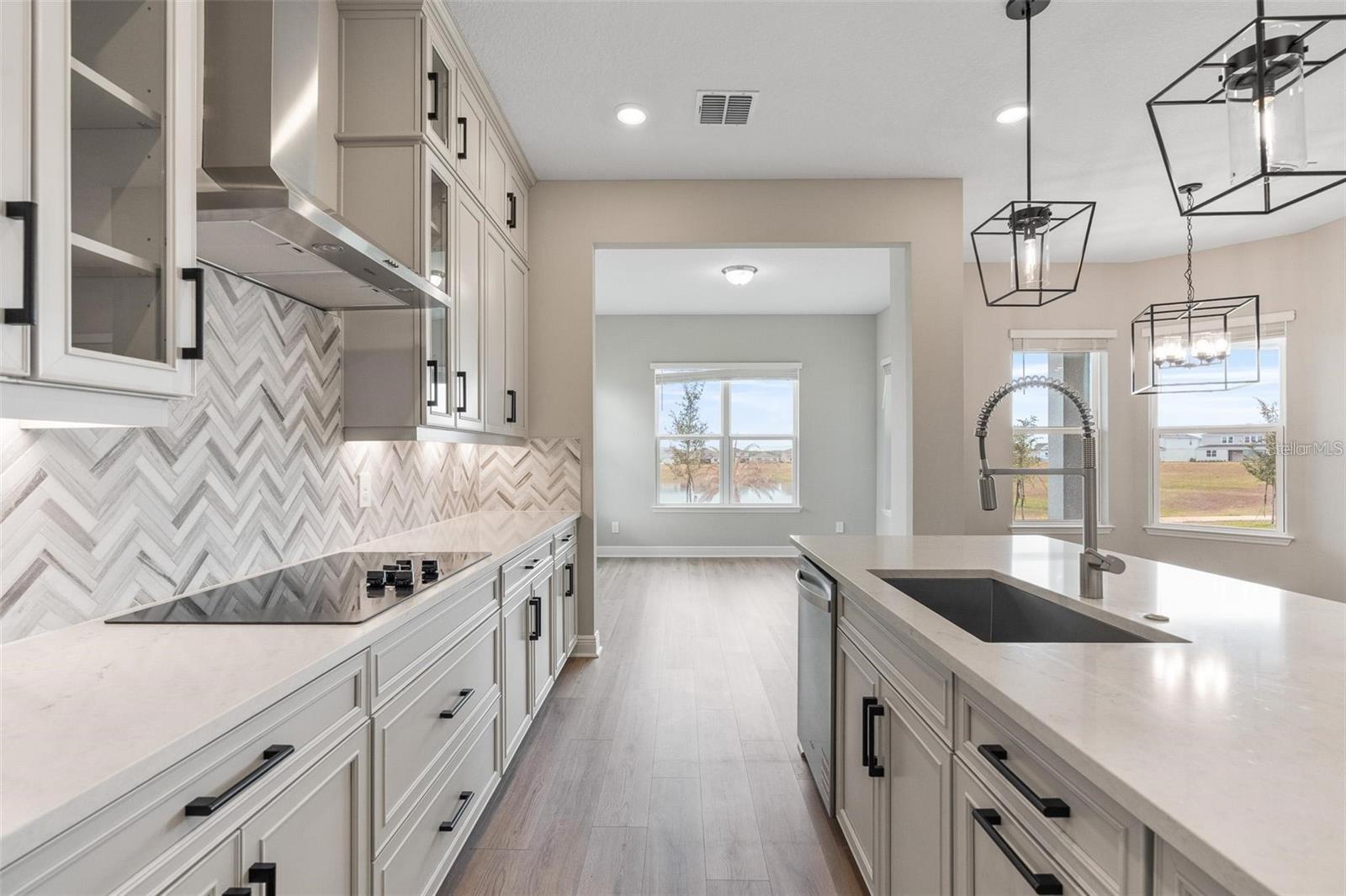 SILVERLEAF RESERVE/HAMLIN PH 2 - Residential Lease