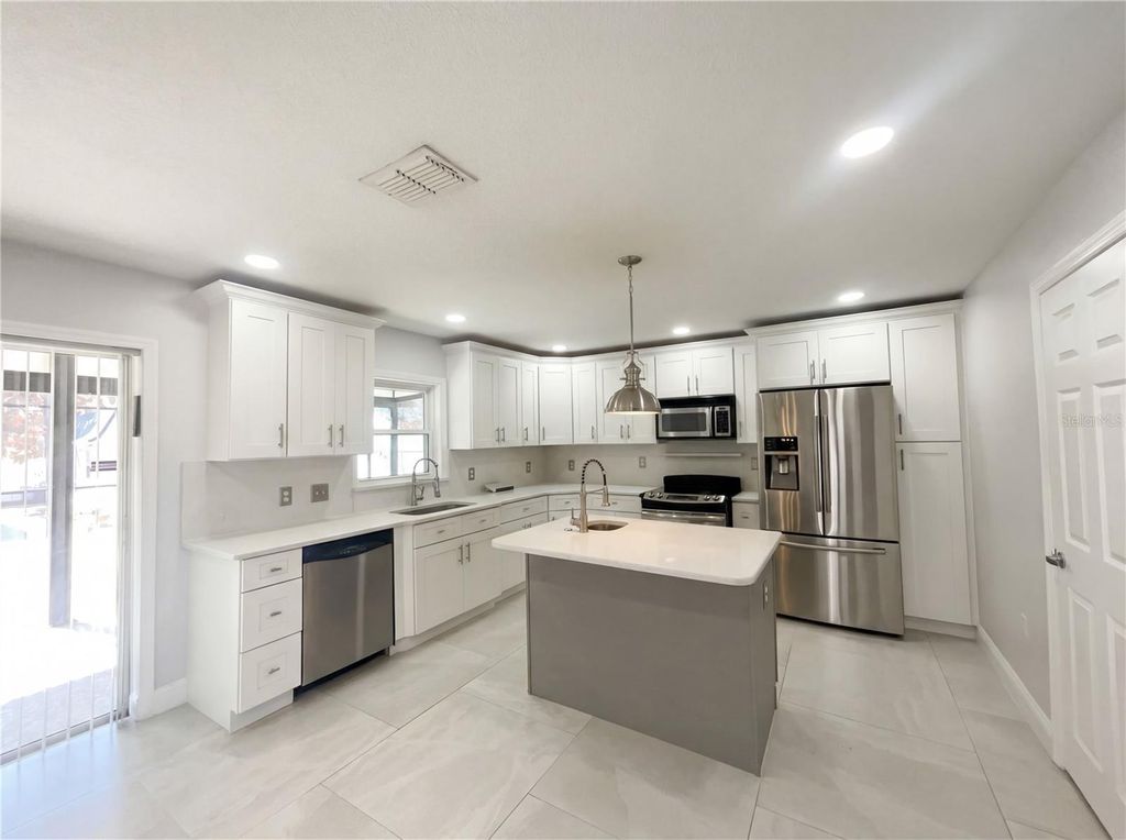 Photo of 8286 Settlers Creek Loop, Lakeland, FL 33810 (MLS # O6383314)