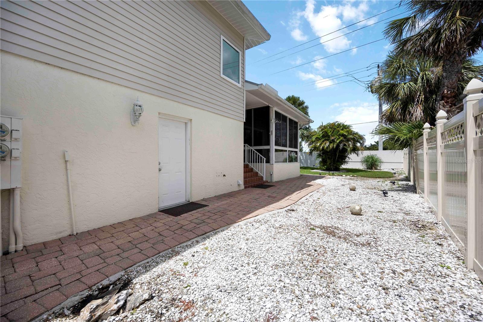 1801 HIGHLAND ROAD