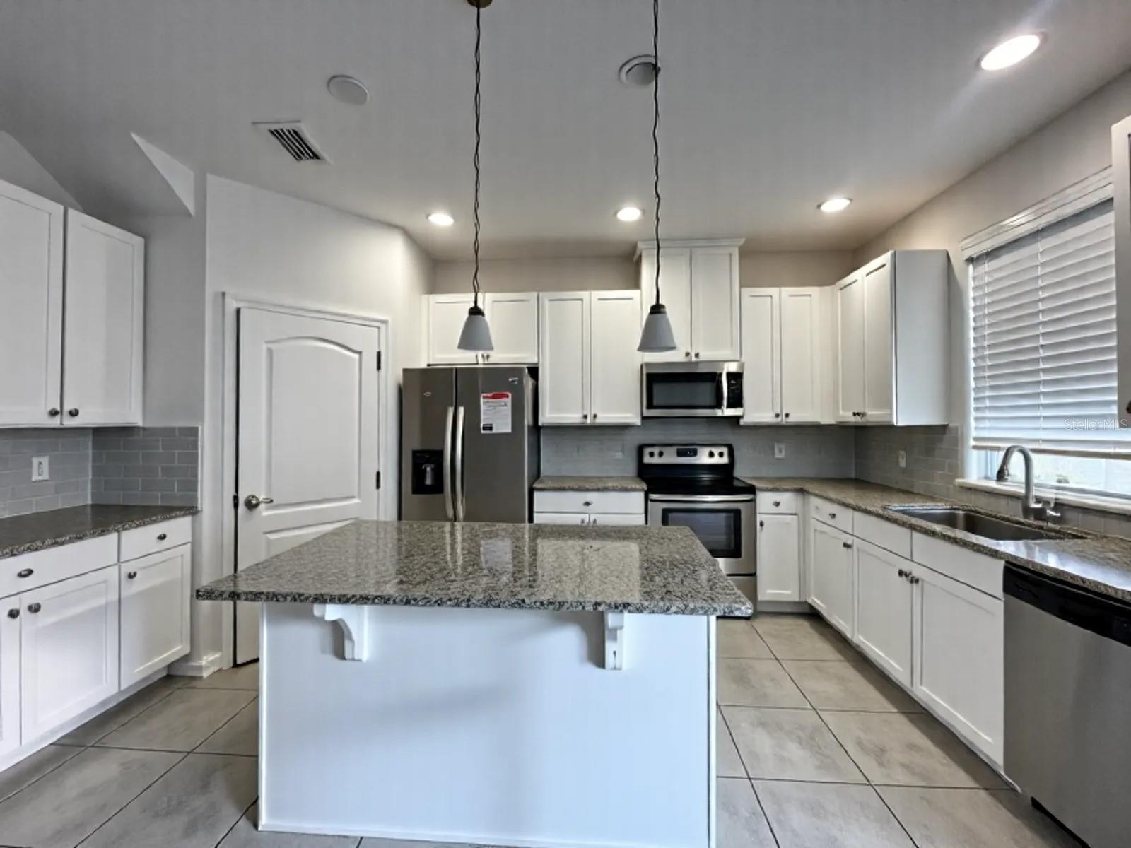 EAGLE CRK VILLAGE L PH 3B - Residential