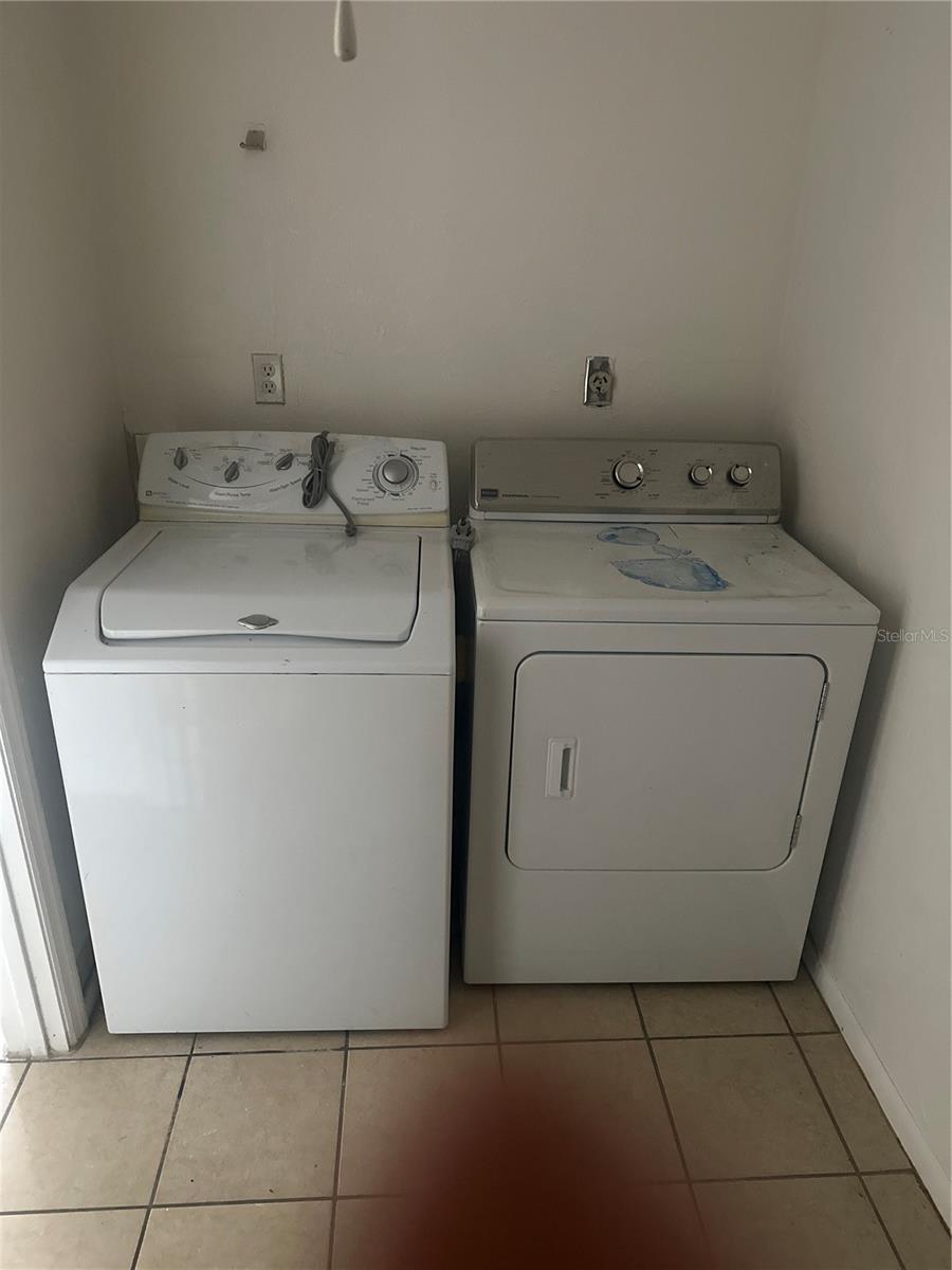 HAWTHORNE RESERVE - Residential Lease
