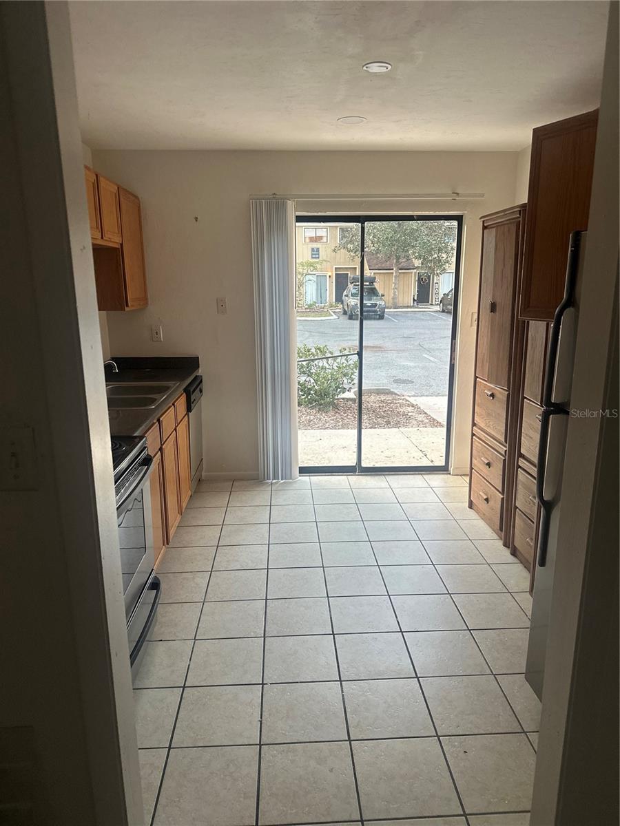 HAWTHORNE RESERVE - Residential Lease