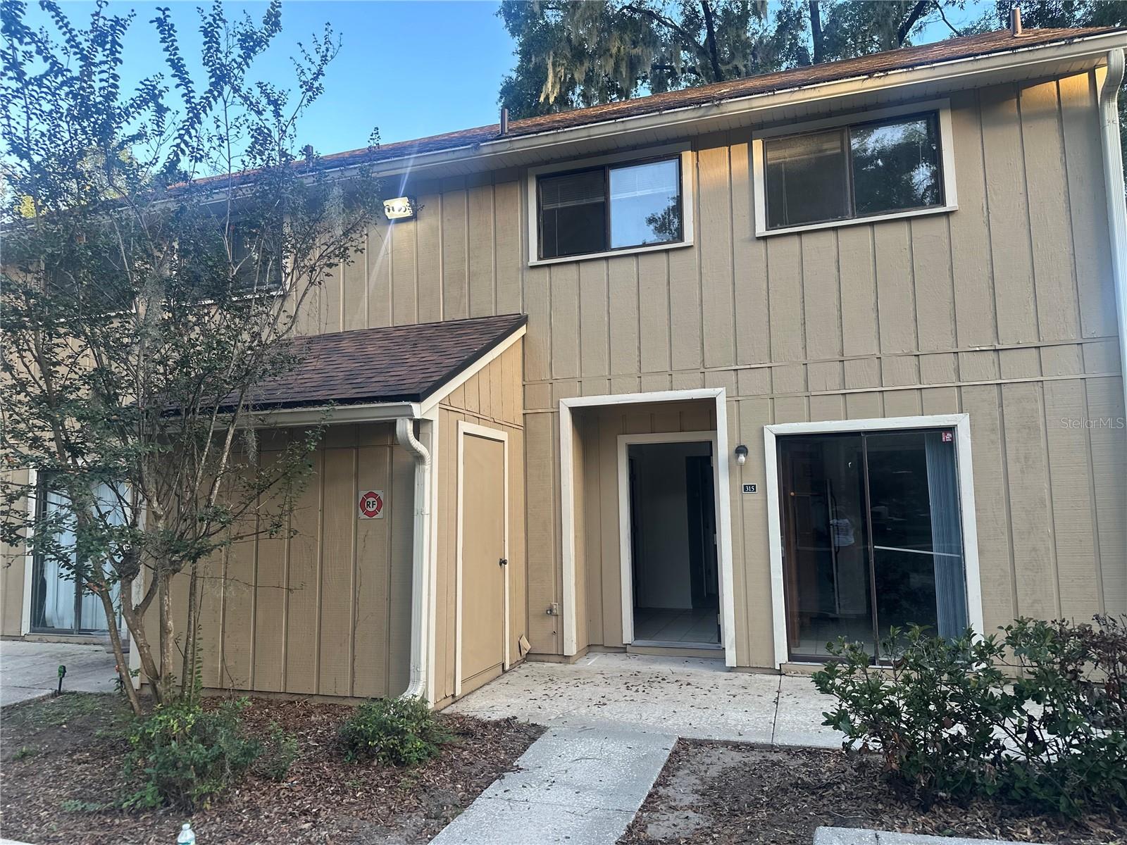 HAWTHORNE RESERVE - Residential Lease