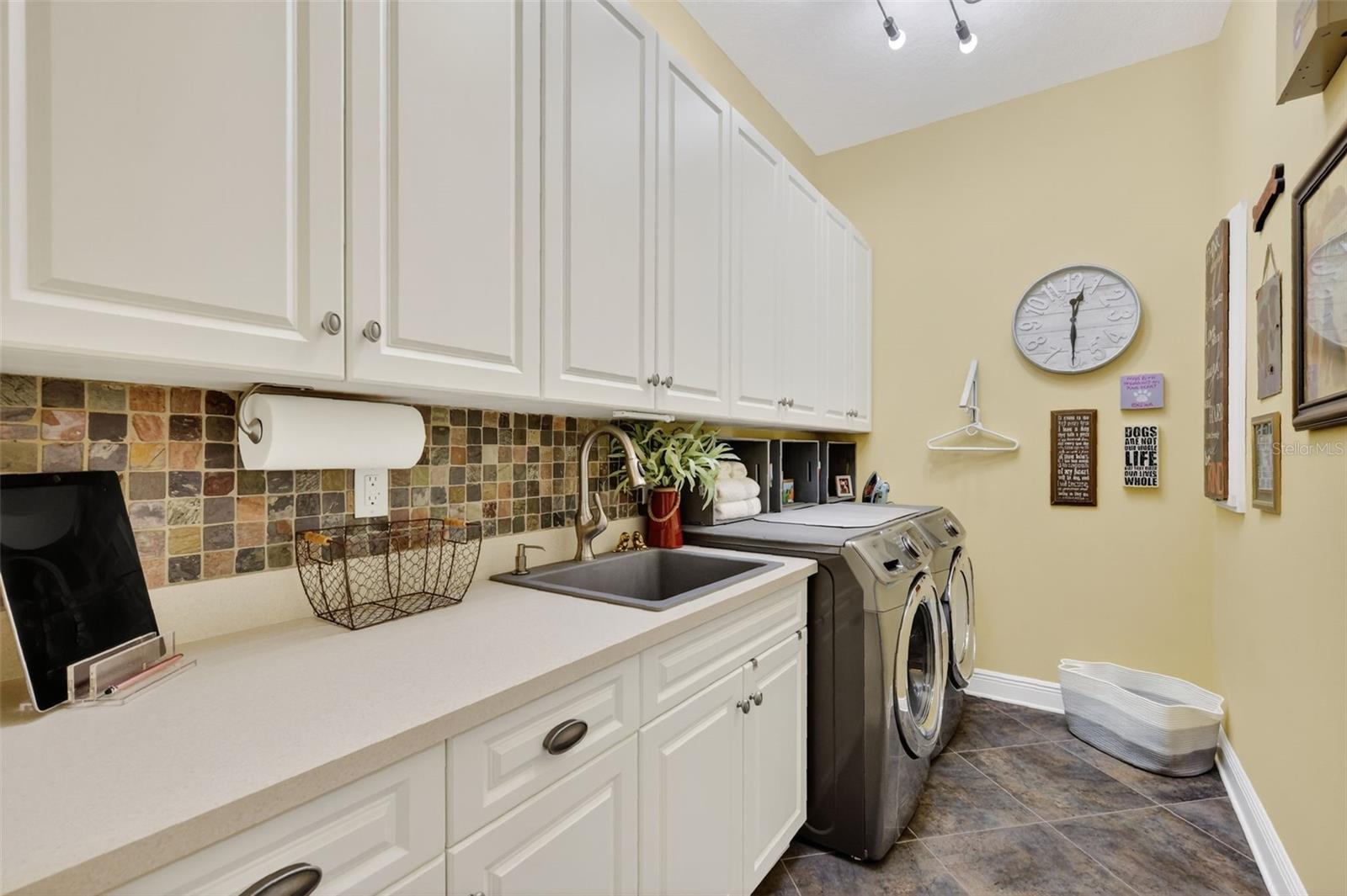 BLUE SPRING RESERVE - Residential