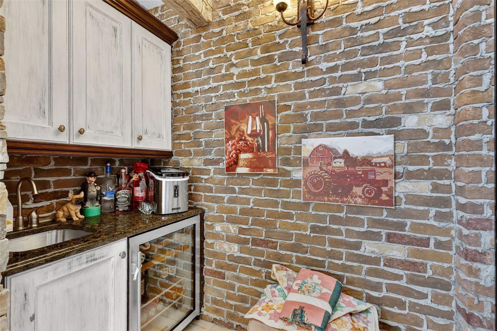 BLUE SPRING RESERVE - Residential