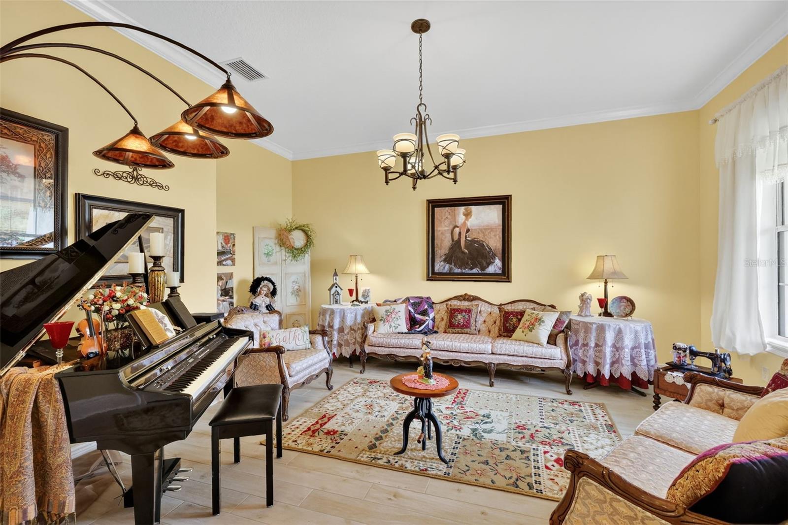 BLUE SPRING RESERVE - Residential