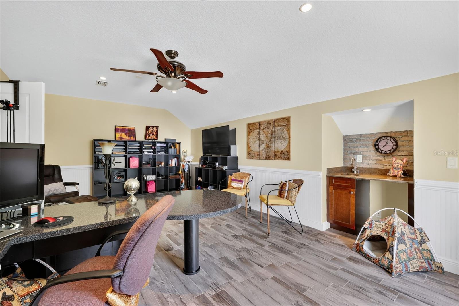 BLUE SPRING RESERVE - Residential