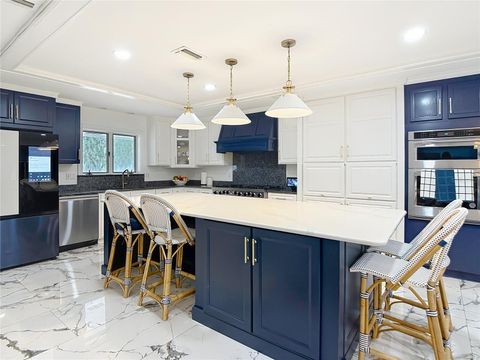 Tiny photo for 2130 SW 37th Street Road, Ocala, FL 34471 (MLS # OM708797)