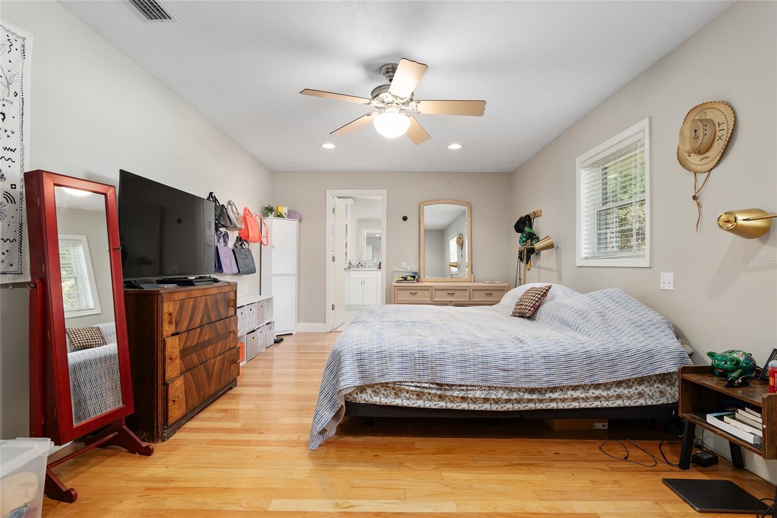 RIDGEWOOD - Residential