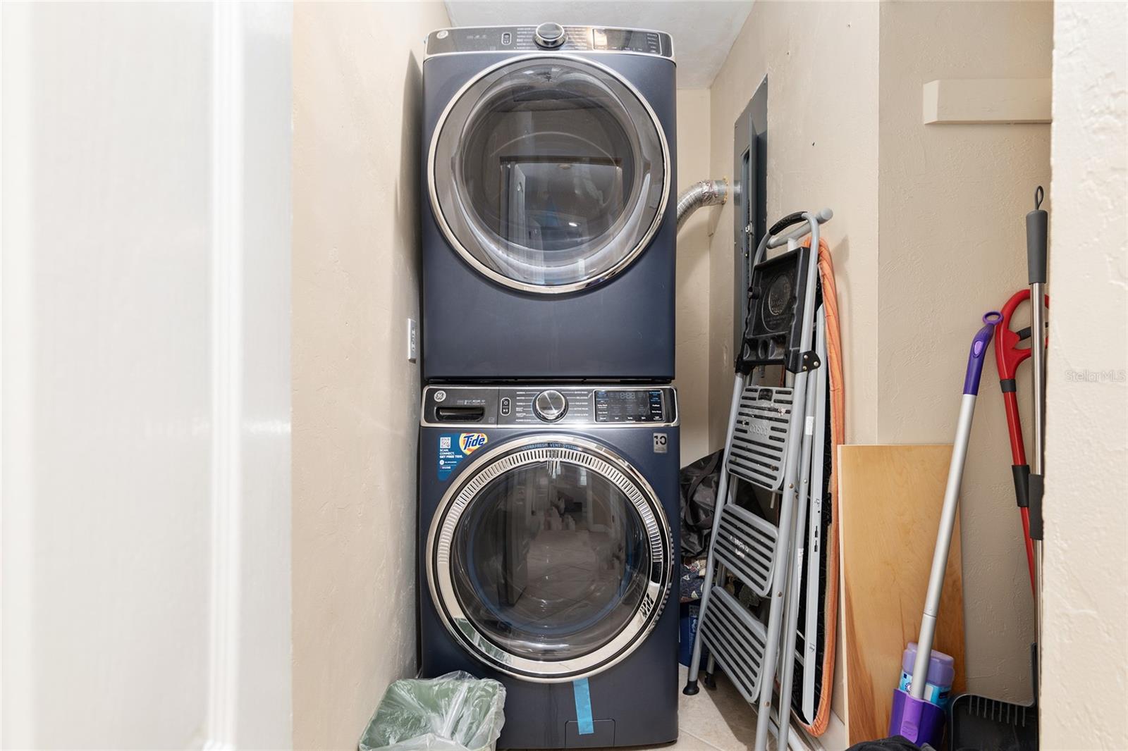 RIDGEWOOD - Residential