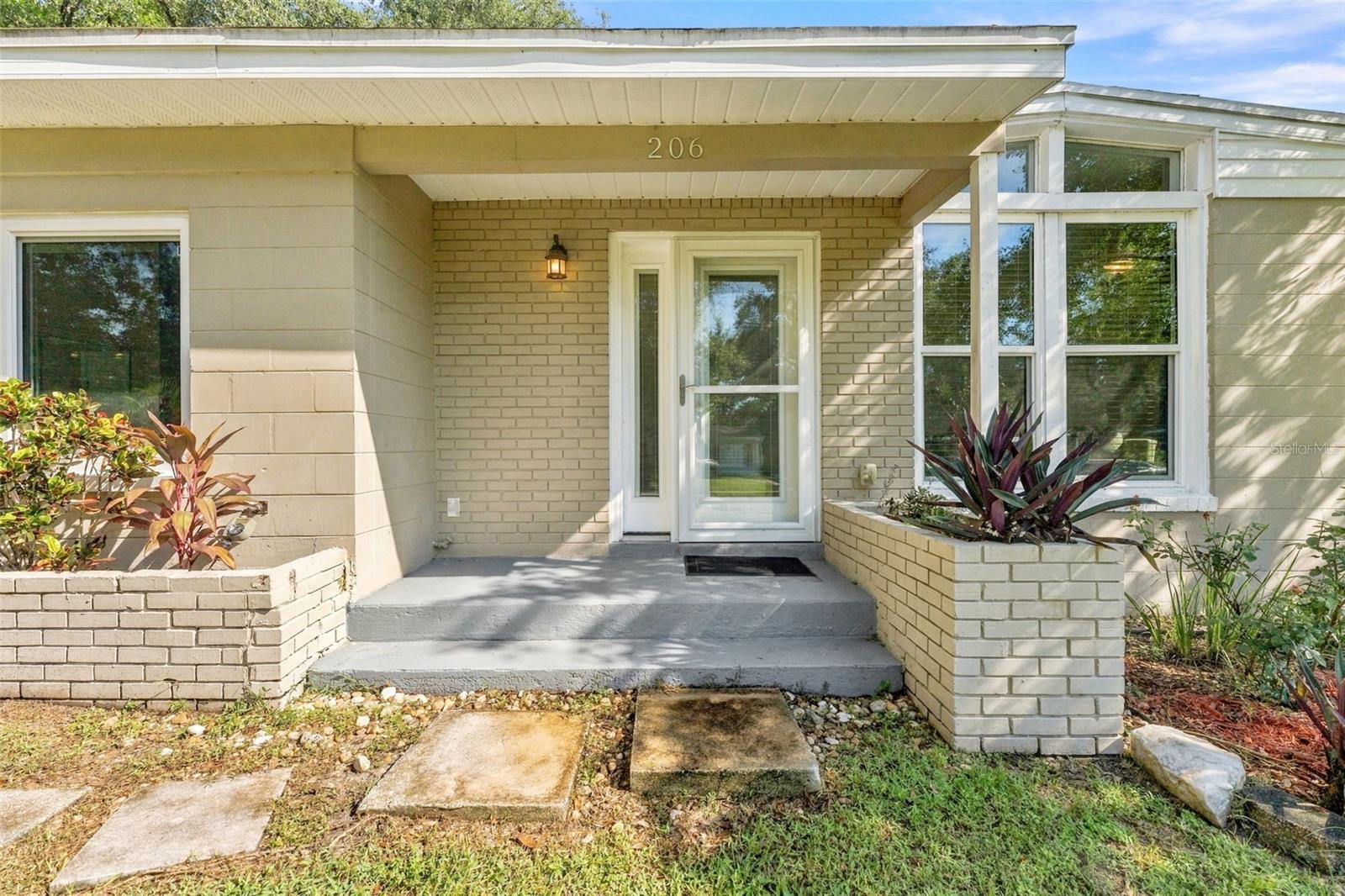 206 LINDA AVENUE