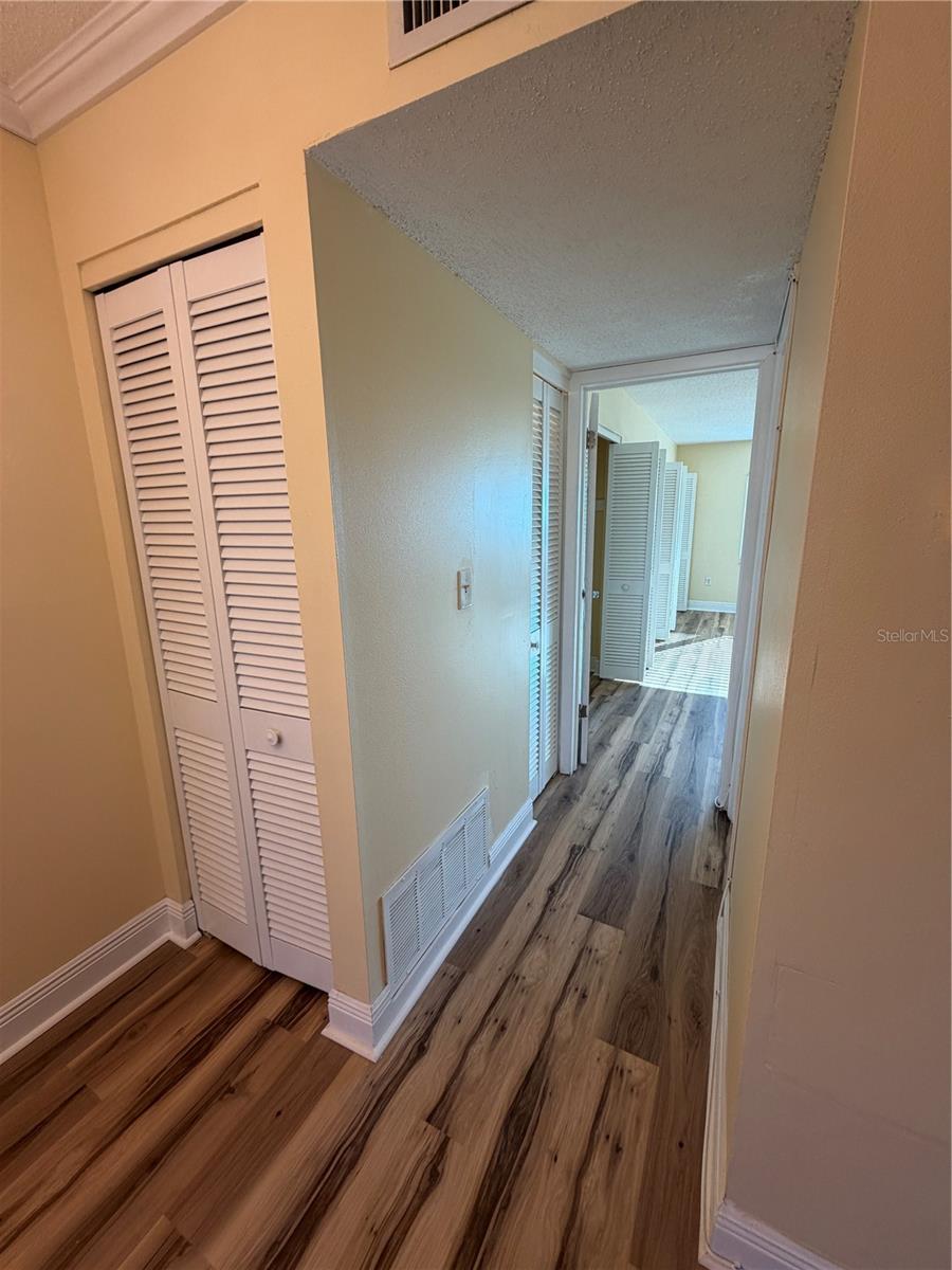 SEMINOLE-ON-THE-GREEN CAVALIER BLDG - Residential