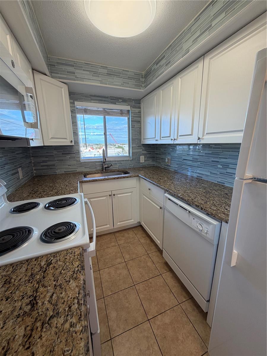 SEMINOLE-ON-THE-GREEN CAVALIER BLDG - Residential