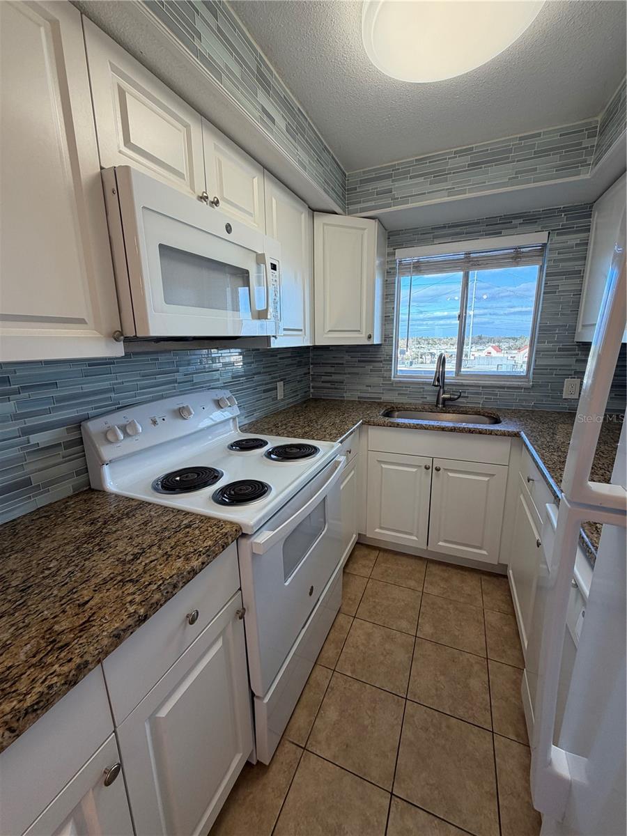 SEMINOLE-ON-THE-GREEN CAVALIER BLDG - Residential