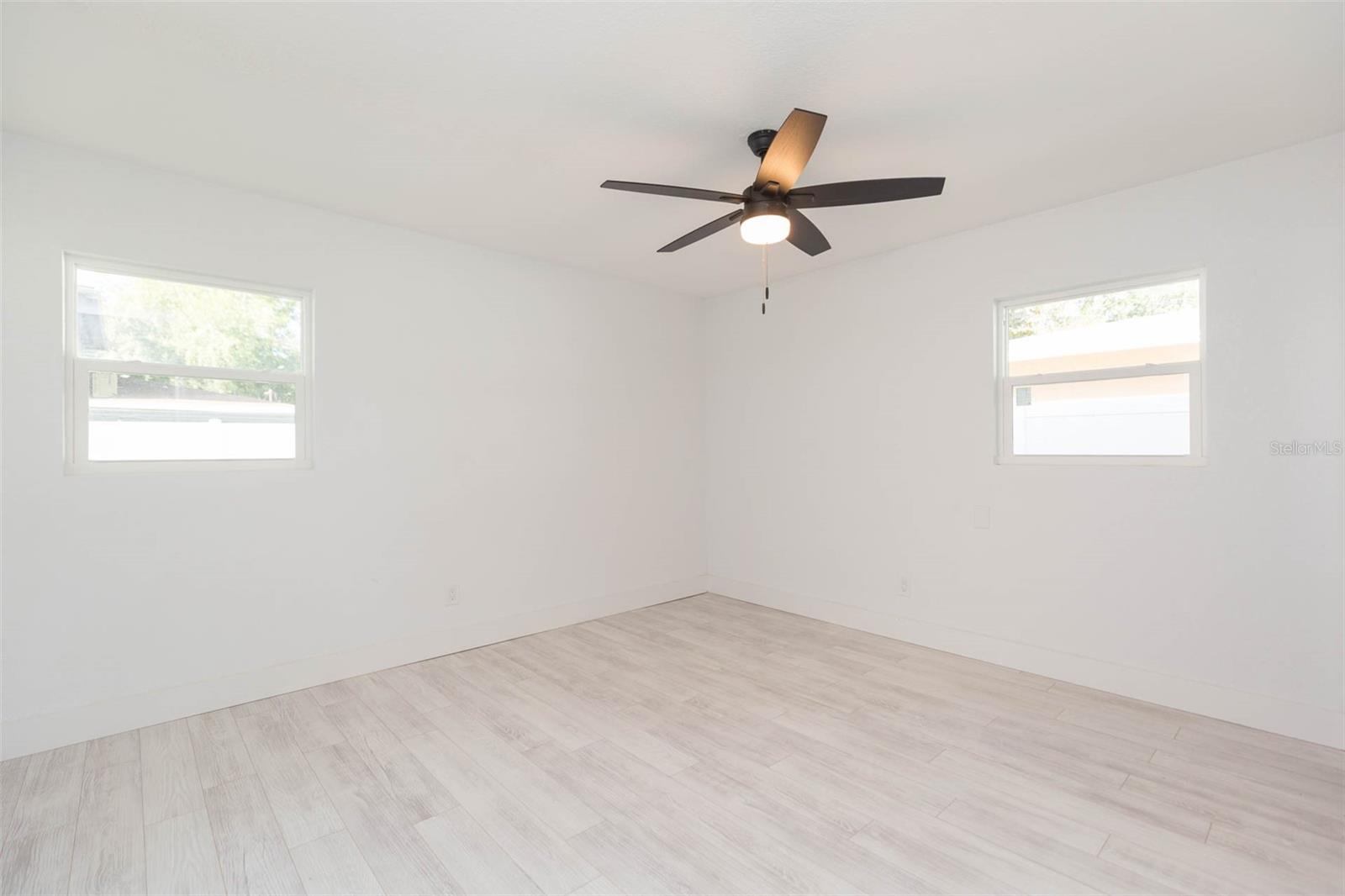 BAY CREST PARK UNIT 04 - Residential