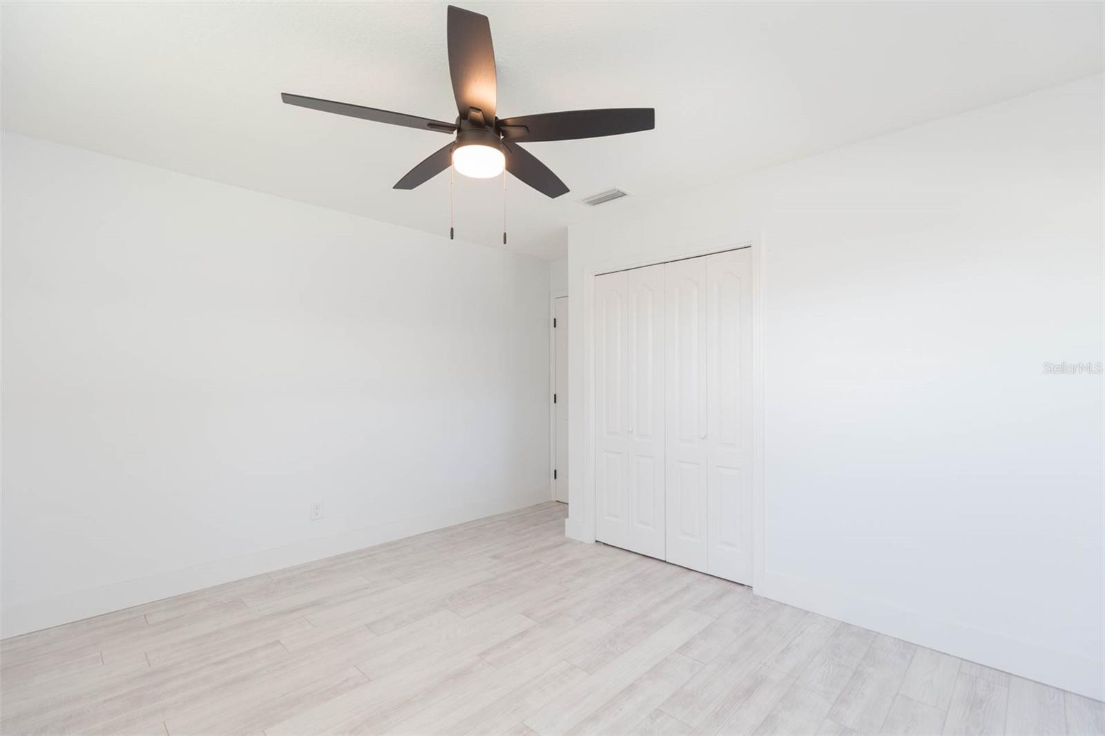 BAY CREST PARK UNIT 04 - Residential