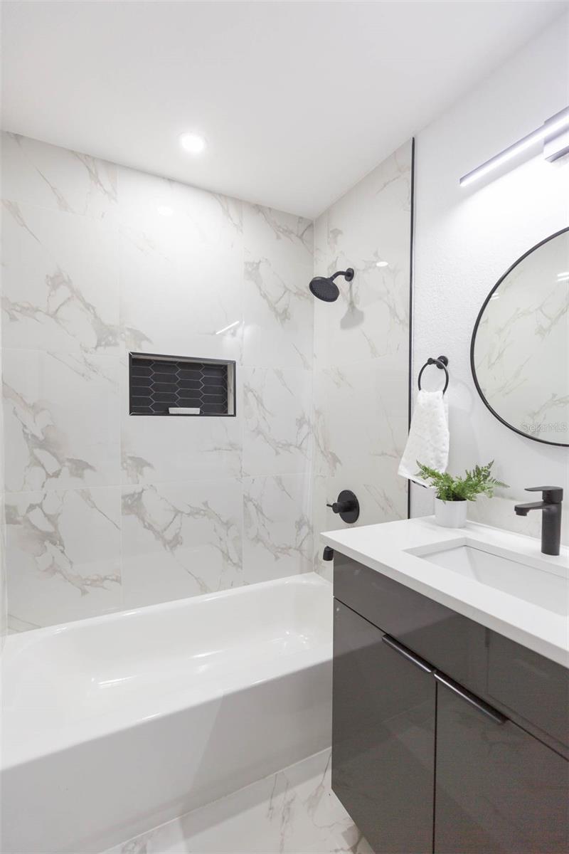 BAY CREST PARK UNIT 04 - Residential